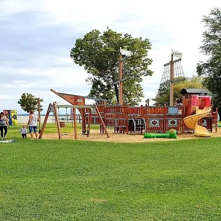 Dora Holiday House Apartment Keszthely