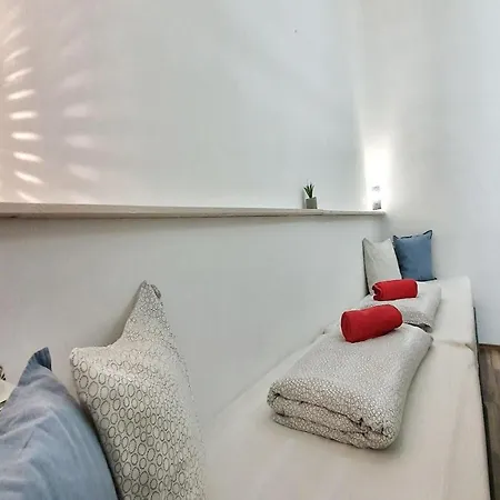 Dora Holiday House *