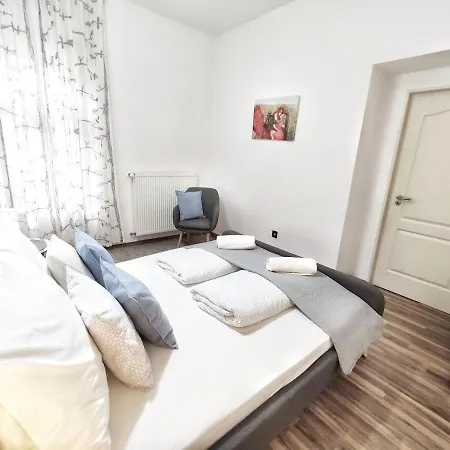 Dora Holiday House Apartment Keszthely