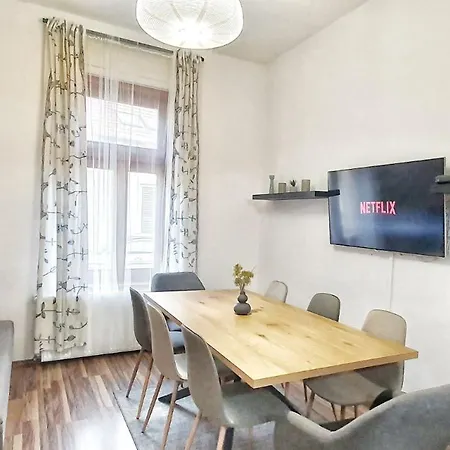 Dora Holiday House Apartment