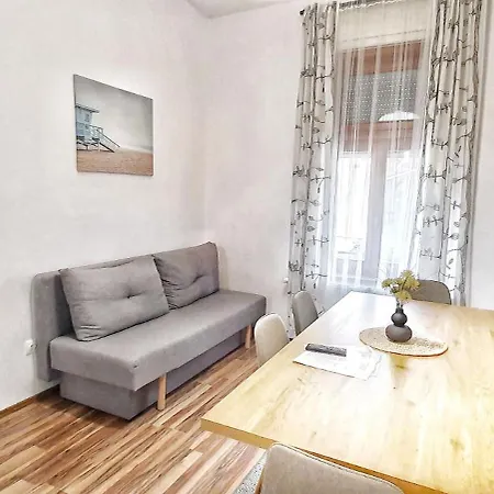 Apartment Dora Holiday House