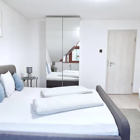 Dora Holiday House Apartment