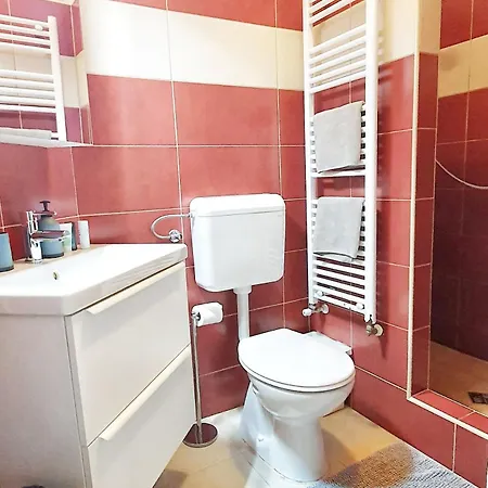 Dora Holiday House Apartment