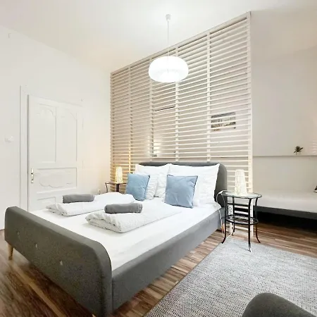 Dora House & -sauna & Relax By The Appartement *