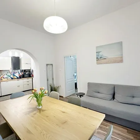 Dora House & Appartement Keszthely