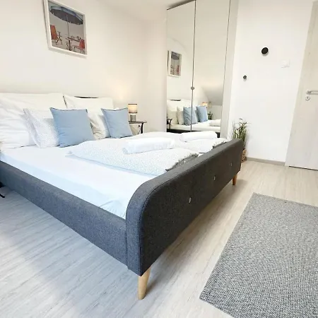 Apartment Dora Holiday House *