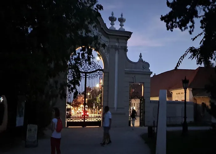 Dora Holiday House * Кестхей