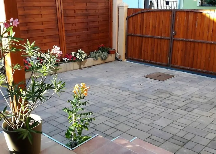 Dora Holiday House Апартаменты *