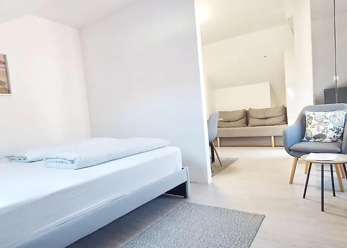Dora House&apartments Apartamento
