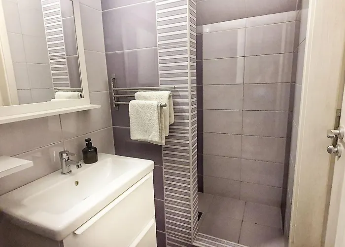 Dora Holiday House Кестхей