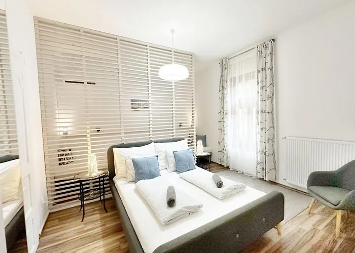 Апартаменты Dora Holiday House