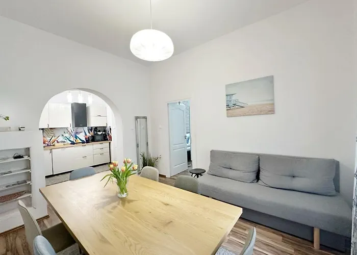 Dora Holiday House Апартаменты Кестхей