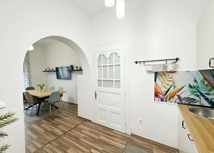 Dora Holiday House Апартаменты Кестхей