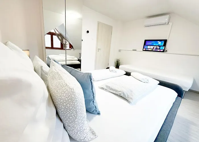 Dora House&apartments Apartamento