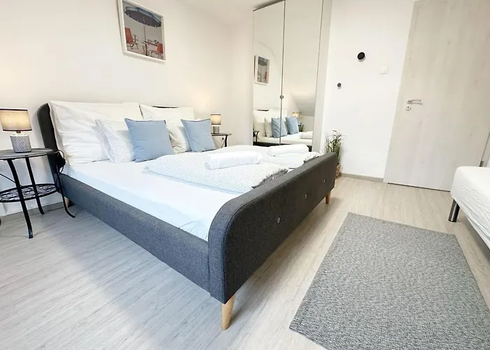 Апартаменты Dora Holiday House *