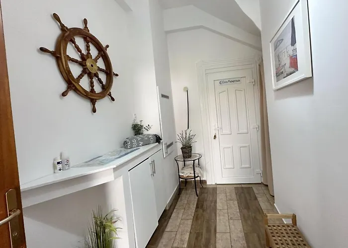 Dora Holiday House * Кестхей